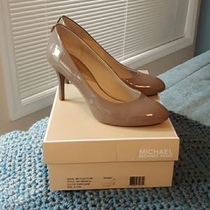 Michael Kors Tan Pumps